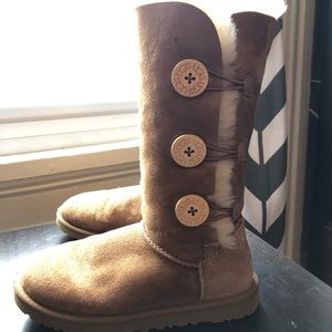 Bailey button Uggs